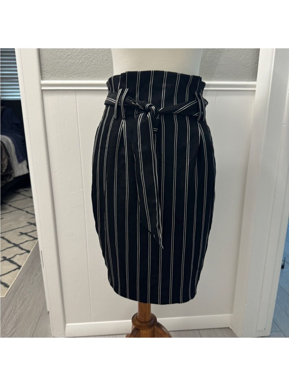 NWT Express paperbag waist Striped Skirt Size 6